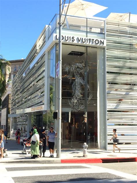 louis vuitton beverly hills rodeo drive|louis vuitton rodeo drive hours.